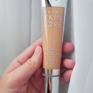 Becca Skin Love Blur Weightless Foundation